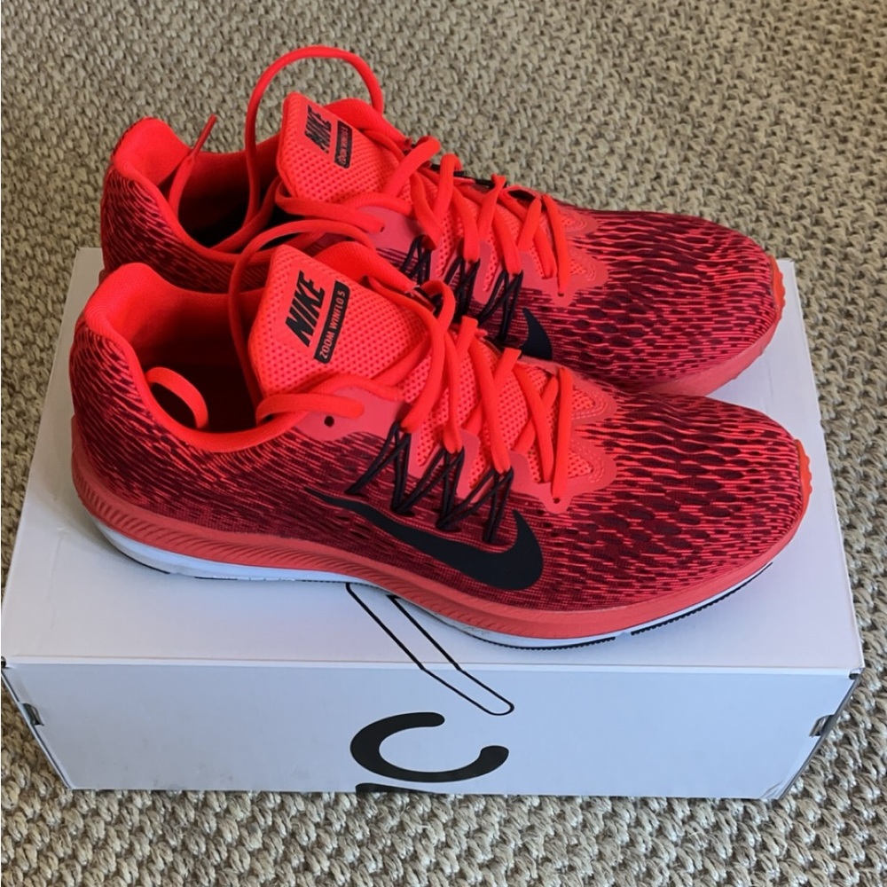 Men’s Nike Zoom Winflo 5. Size 10.5. Orange. 8.5/10 condition - very gently used